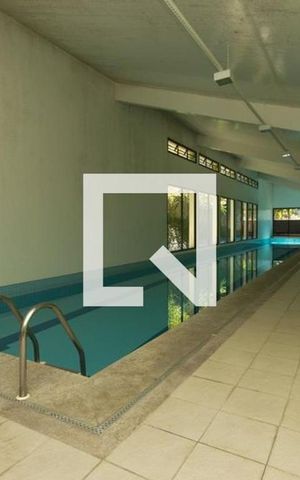 Apartamento à venda com 374m², 4 quartos e 6 vagas Apartamento à venda com 374m², 4 quartos e 6 vagasÁrea comum - Piscina