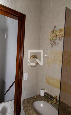 Casa à venda com 180m², 6 quartos e 2 vagasBanheiro Social