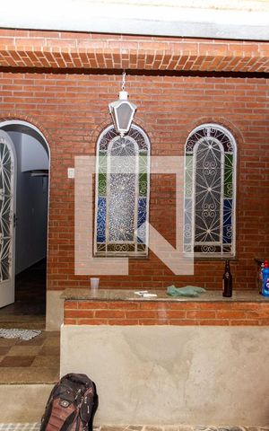 Casa à venda com 180m², 6 quartos e 2 vagasGaragem