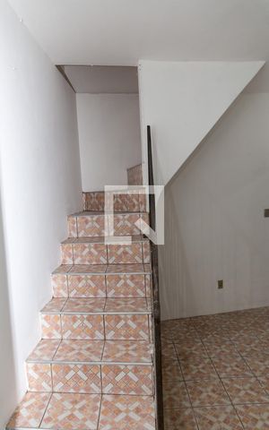 Casa à venda com 180m², 6 quartos e 2 vagasEscada