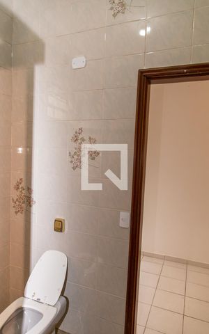 Casa à venda com 180m², 6 quartos e 2 vagasBanheiro da Suíte 2