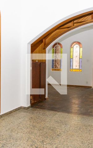 Casa à venda com 180m², 6 quartos e 2 vagasSala