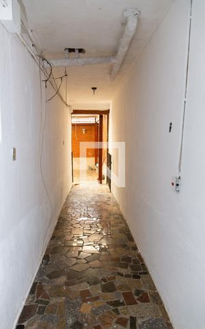 Casa à venda com 180m², 6 quartos e 2 vagasCorredor