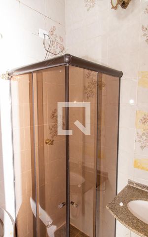 Casa à venda com 180m², 6 quartos e 2 vagasBanheiro da Suíte 1