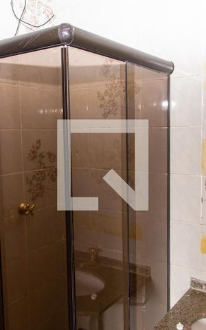 Casa à venda com 180m², 6 quartos e 2 vagasBanheiro da Suíte 1