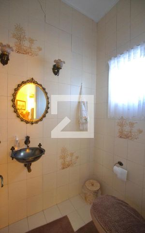 Casa à venda com 287m², 4 quartos e 2 vagasLavabo