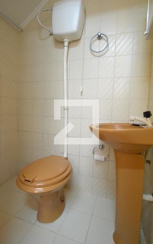 Casa à venda com 287m², 4 quartos e 2 vagasBanheiro de Serviço