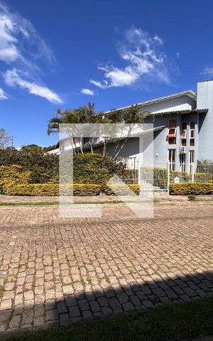 Casa à venda com 287m², 4 quartos e 2 vagasFachada