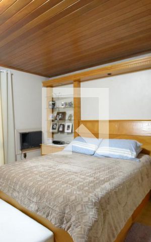 Casa à venda com 287m², 4 quartos e 2 vagasSuíte