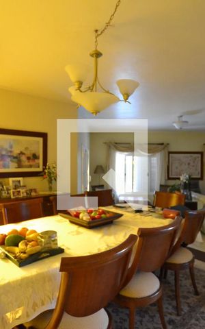 Casa à venda com 287m², 4 quartos e 2 vagasSala de Jantar