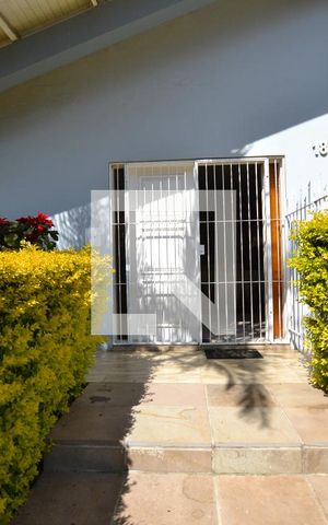 Casa à venda com 287m², 4 quartos e 2 vagasEntrada