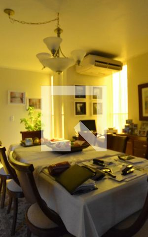 Casa à venda com 287m², 4 quartos e 2 vagasSala de Jantar
