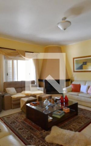 Casa à venda com 287m², 4 quartos e 2 vagasSala
