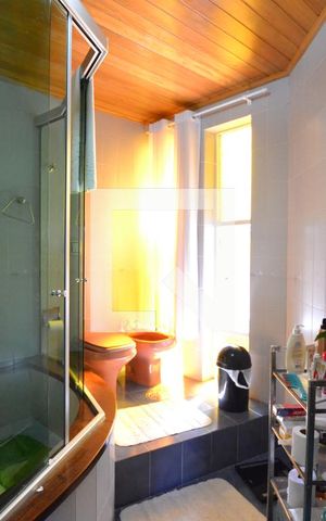 Casa à venda com 287m², 4 quartos e 2 vagasBanheiro