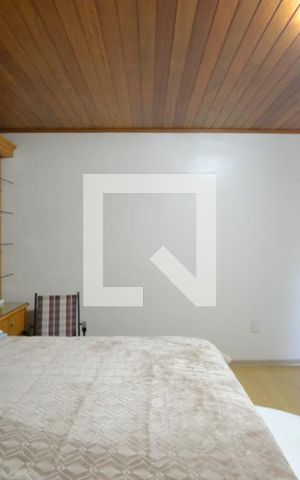 Casa à venda com 287m², 4 quartos e 2 vagasSuíte