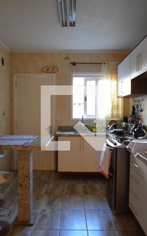 Casa à venda com 287m², 4 quartos e 2 vagasCozinha