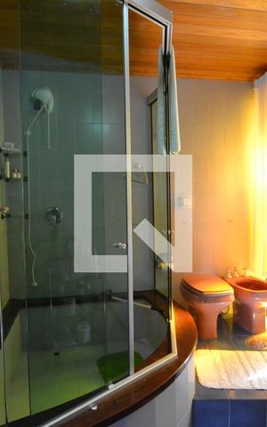 Casa à venda com 287m², 4 quartos e 2 vagasBanheiro