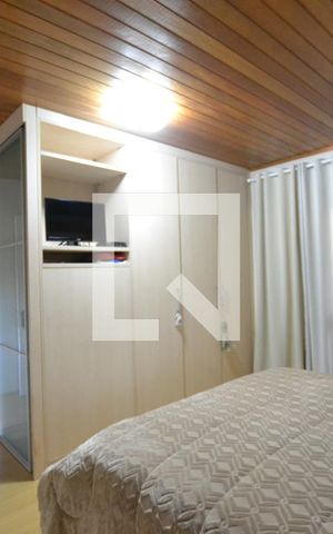 Casa à venda com 287m², 4 quartos e 2 vagasSuíte