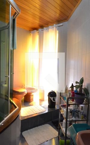 Casa à venda com 287m², 4 quartos e 2 vagasBanheiro