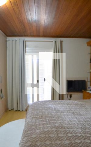 Casa à venda com 287m², 4 quartos e 2 vagasSuíte