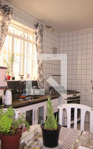Casa à venda com 340m², 2 quartos e 2 vagasCozinha