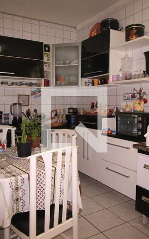 Casa à venda com 340m², 2 quartos e 2 vagasCozinha