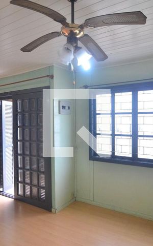 Casa à venda com 60m², 2 quartos e 2 vagasSala