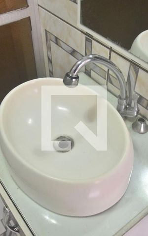 Casa à venda com 60m², 2 quartos e 2 vagasBanheiro