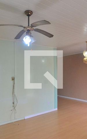 Casa à venda com 60m², 2 quartos e 2 vagasSala