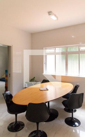 Casa à venda com 217m², 3 quartos e 2 vagas Casa à venda com 217m², 3 quartos e 2 vagasCozinha