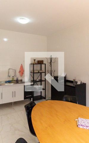 Casa à venda com 217m², 3 quartos e 2 vagas Casa à venda com 217m², 3 quartos e 2 vagasCozinha