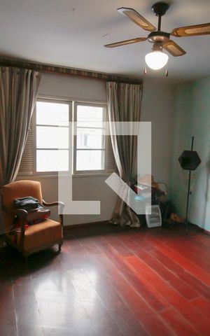 Casa à venda com 280m², 4 quartos e 5 vagas Casa à venda com 280m², 4 quartos e 5 vagasQuarto 3 - Suíte