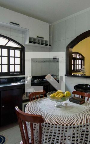 Casa para alugar com 200m², 3 quartos e 3 vagasCozinha