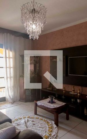 Casa para alugar com 200m², 3 quartos e 3 vagasSala