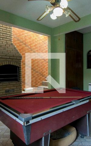 Casa para alugar com 200m², 3 quartos e 3 vagasQuintal - Churrasqueira