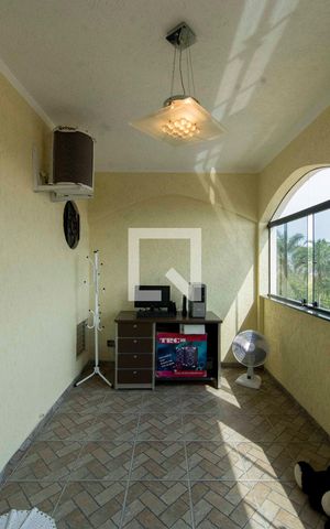 Casa para alugar com 200m², 3 quartos e 3 vagasVaranda Suíte