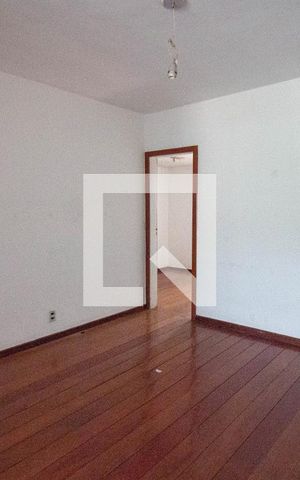 Apartamento à venda com 73m², 2 quartos e 1 vaga Apartamento à venda com 73m², 2 quartos e 1 vagaSala