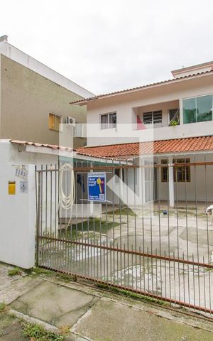 Casa para alugar com 50m², 2 quartos e 2 vagas Casa para alugar com 50m², 2 quartos e 2 vagasFachada