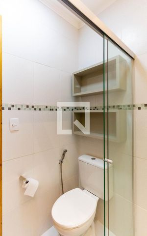 Casa de condomínio à venda com 140m², 3 quartos e 2 vagas Casa de condomínio à venda com 140m², 3 quartos e 2 vagasBanheiro