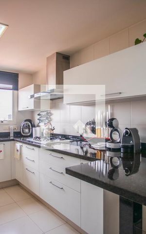 Apartamento à venda com 193m², 4 quartos e 3 vagas Apartamento à venda com 193m², 4 quartos e 3 vagasCozinha