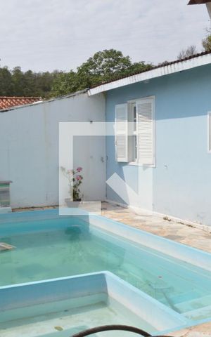 Casa à venda com 200m², 3 quartos e 2 vagasPiscina