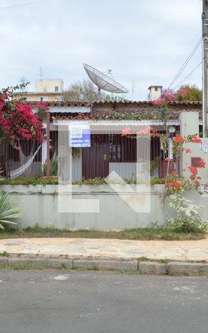 Casa à venda com 200m², 3 quartos e 2 vagasFachada Casa