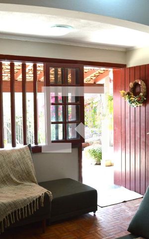 Casa à venda com 200m², 3 quartos e 2 vagasSala