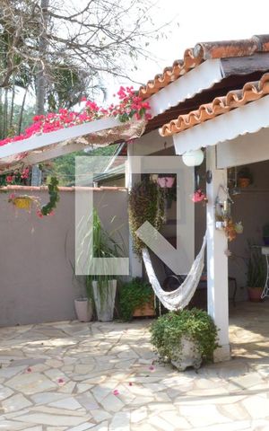 Casa à venda com 200m², 3 quartos e 2 vagasQuintal frente 