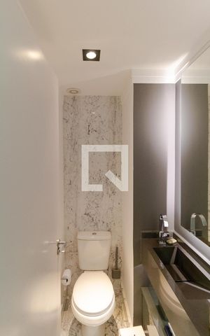 Apartamento à venda com 198m², 3 quartos e 3 vagas Apartamento à venda com 198m², 3 quartos e 3 vagasLavabo