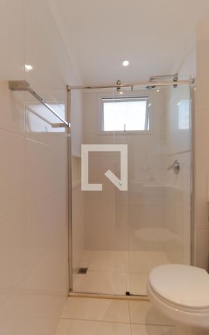 Apartamento à venda com 198m², 3 quartos e 3 vagas Apartamento à venda com 198m², 3 quartos e 3 vagasBanheiro 01