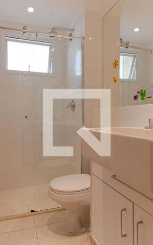 Apartamento à venda com 198m², 3 quartos e 3 vagas Apartamento à venda com 198m², 3 quartos e 3 vagasBanheiro 01