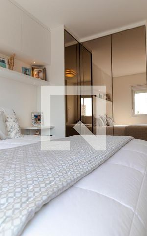 Apartamento à venda com 198m², 3 quartos e 3 vagas Apartamento à venda com 198m², 3 quartos e 3 vagasSuíte