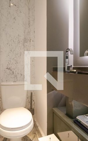Apartamento à venda com 198m², 3 quartos e 3 vagas Apartamento à venda com 198m², 3 quartos e 3 vagasLavabo