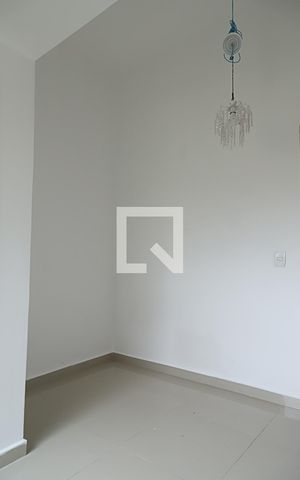 Casa para alugar com 107m², 2 quartos e 1 vaga Casa para alugar com 107m², 2 quartos e 1 vagaSuíte 2